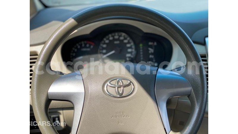 Big with watermark toyota innova ashanti import dubai 11201