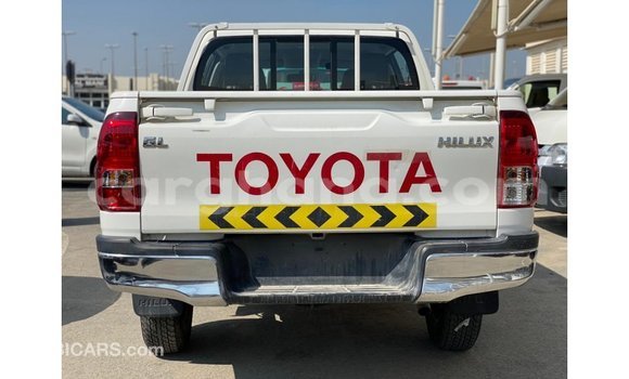Buy Import Toyota Hilux White Car in Import - Dubai in Ashanti Buy Import Toyota Hilux White Car in Import - Dubai in Ashanti