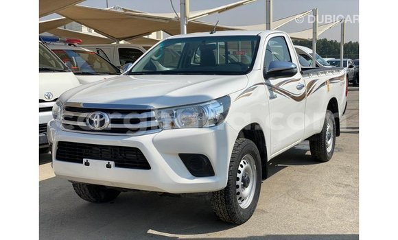 Ra Imported Toyota Hilux funfun Ọkọ̀ in Import - Dubai ni Ashanti Ra Imported Toyota Hilux funfun Ọkọ̀ in Import - Dubai ni Ashanti