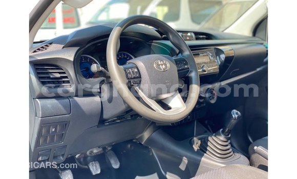 Ra Imported Toyota Hilux funfun Ọkọ̀ in Import - Dubai ni Ashanti Ra Imported Toyota Hilux funfun Ọkọ̀ in Import - Dubai ni Ashanti