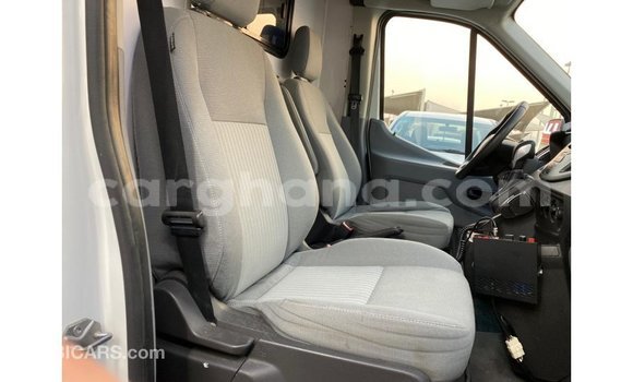 Sayi Imported Ford Club Wagon White Mota in Import - Dubai a Ashanti Sayi Imported Ford Club Wagon White Mota in Import - Dubai a Ashanti