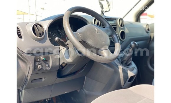 Ra Imported Peugeot Partner funfun Ọkọ̀ in Import - Dubai ni Ashanti Ra Imported Peugeot Partner funfun Ọkọ̀ in Import - Dubai ni Ashanti