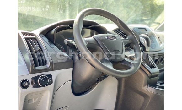 Ra Imported Ford Club Wagon funfun Ọkọ̀ in Import - Dubai ni Ashanti Ra Imported Ford Club Wagon funfun Ọkọ̀ in Import - Dubai ni Ashanti