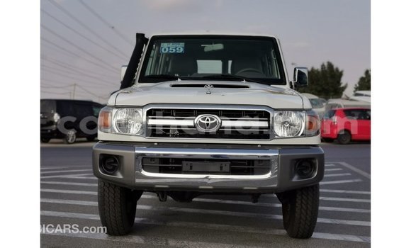 Ra Imported Toyota Land Cruiser funfun Ọkọ̀ in Import - Dubai ni Ashanti Ra Imported Toyota Land Cruiser funfun Ọkọ̀ in Import - Dubai ni Ashanti