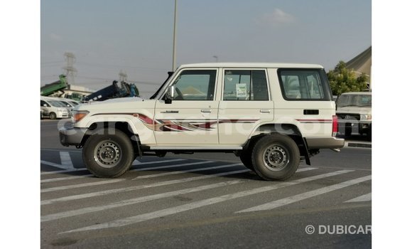 Ra Imported Toyota Land Cruiser funfun Ọkọ̀ in Import - Dubai ni Ashanti Ra Imported Toyota Land Cruiser funfun Ọkọ̀ in Import - Dubai ni Ashanti