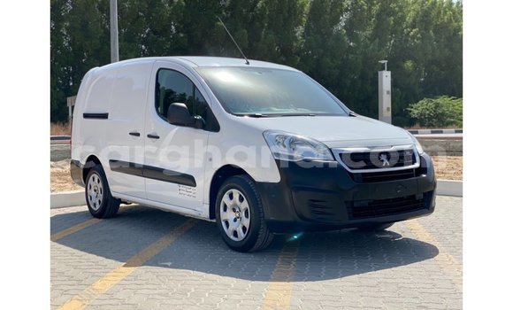 Buy Import Peugeot 604 White Car in Import - Dubai in Ashanti