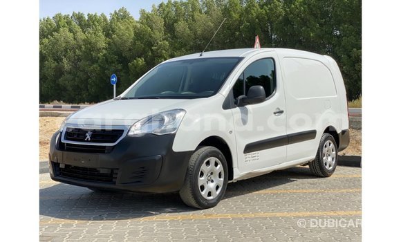 Buy Import Peugeot 604 White Car in Import - Dubai in Ashanti Buy Import Peugeot 604 White Car in Import - Dubai in Ashanti