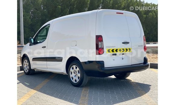 Buy Import Peugeot 604 White Car in Import - Dubai in Ashanti Buy Import Peugeot 604 White Car in Import - Dubai in Ashanti