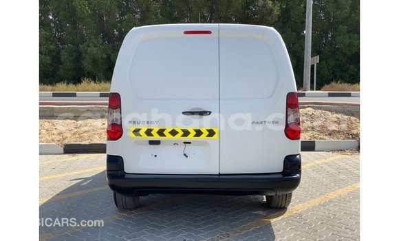 Buy Import Peugeot 604 White Car in Import - Dubai in Ashanti Buy Import Peugeot 604 White Car in Import - Dubai in Ashanti