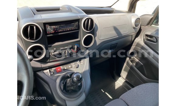 Ra Imported Peugeot Partner funfun Ọkọ̀ in Import - Dubai ni Ashanti Ra Imported Peugeot Partner funfun Ọkọ̀ in Import - Dubai ni Ashanti