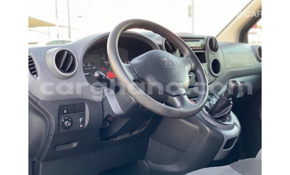 Sayi Imported Peugeot Partner White Mota in Import - Dubai a Ashanti Sayi Imported Peugeot Partner White Mota in Import - Dubai a Ashanti