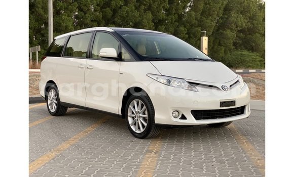 Sayi Imported Toyota Previa White Mota in Import - Dubai a Ashanti Sayi Imported Toyota Previa White Mota in Import - Dubai a Ashanti