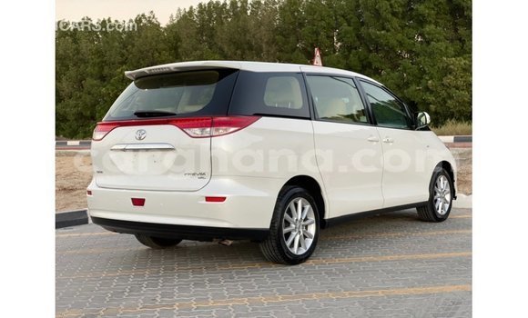Sayi Imported Toyota Previa White Mota in Import - Dubai a Ashanti Sayi Imported Toyota Previa White Mota in Import - Dubai a Ashanti
