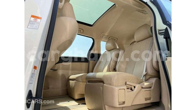 Big with watermark toyota previa ashanti import dubai 11272