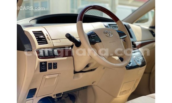 Sayi Imported Toyota Previa White Mota in Import - Dubai a Ashanti Sayi Imported Toyota Previa White Mota in Import - Dubai a Ashanti