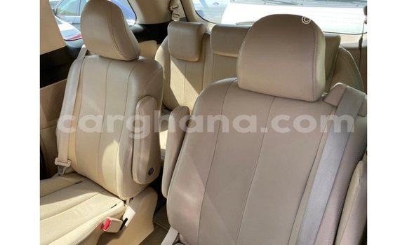 Sayi Imported Toyota Previa White Mota in Import - Dubai a Ashanti Sayi Imported Toyota Previa White Mota in Import - Dubai a Ashanti