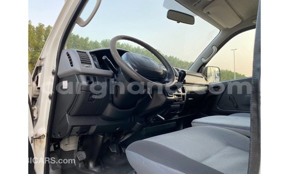 Ra Imported Toyota Hiace funfun Ọkọ̀ in Import - Dubai ni Ashanti Ra Imported Toyota Hiace funfun Ọkọ̀ in Import - Dubai ni Ashanti