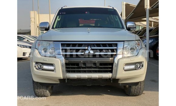 Sayi Imported Mitsubishi Pajero White Mota in Import - Dubai a Ashanti Sayi Imported Mitsubishi Pajero White Mota in Import - Dubai a Ashanti