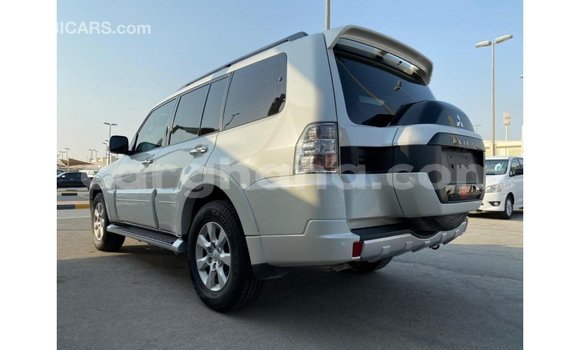Sayi Imported Mitsubishi Pajero White Mota in Import - Dubai a Ashanti Sayi Imported Mitsubishi Pajero White Mota in Import - Dubai a Ashanti