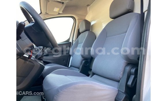 Sayi Imported Peugeot Partner White Mota in Import - Dubai a Ashanti Sayi Imported Peugeot Partner White Mota in Import - Dubai a Ashanti