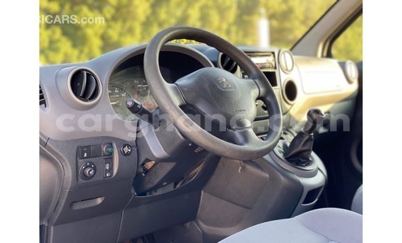 Sayi Imported Peugeot Partner White Mota in Import - Dubai a Ashanti Sayi Imported Peugeot Partner White Mota in Import - Dubai a Ashanti