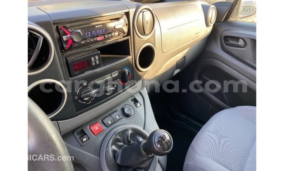 Sayi Imported Peugeot Partner White Mota in Import - Dubai a Ashanti Sayi Imported Peugeot Partner White Mota in Import - Dubai a Ashanti