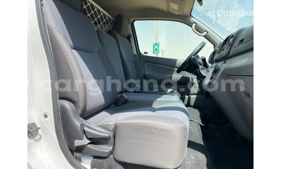 Sayi Imported Mitsubishi Fuso White Babbar mota in Import - Dubai a Ashanti Sayi Imported Mitsubishi Fuso White Babbar mota in Import - Dubai a Ashanti