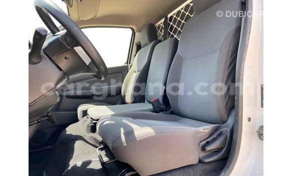 Sayi Imported Mitsubishi Fuso White Babbar mota in Import - Dubai a Ashanti Sayi Imported Mitsubishi Fuso White Babbar mota in Import - Dubai a Ashanti