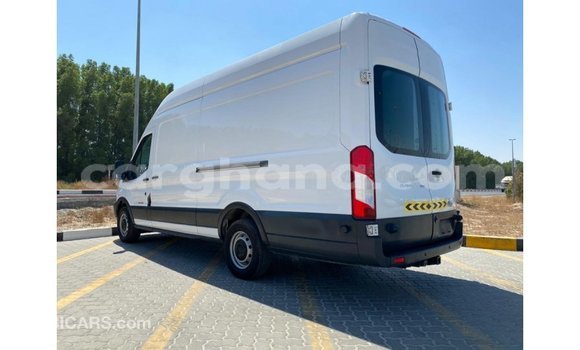 Ra Imported Ford Club Wagon funfun Ọkọ̀ in Import - Dubai ni Ashanti Ra Imported Ford Club Wagon funfun Ọkọ̀ in Import - Dubai ni Ashanti