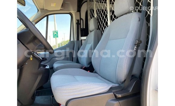 Ra Imported Ford Club Wagon funfun Ọkọ̀ in Import - Dubai ni Ashanti Ra Imported Ford Club Wagon funfun Ọkọ̀ in Import - Dubai ni Ashanti