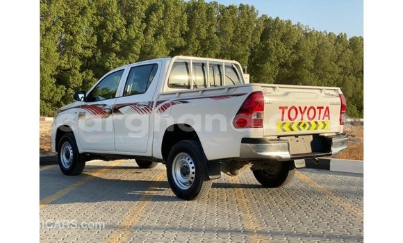 Buy Import Toyota Hilux White Car in Import - Dubai in Ashanti Buy Import Toyota Hilux White Car in Import - Dubai in Ashanti