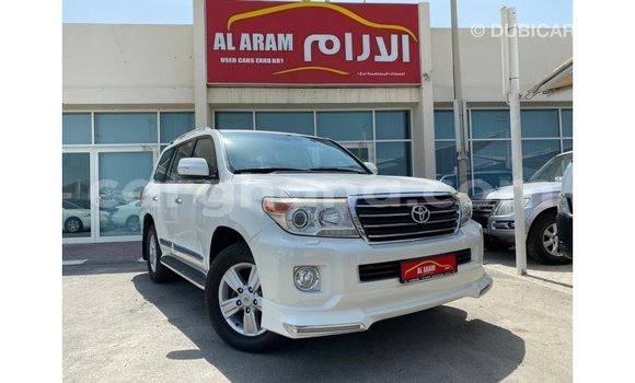Sayi Imported Toyota Land Cruiser White Mota in Import - Dubai a Ashanti Sayi Imported Toyota Land Cruiser White Mota in Import - Dubai a Ashanti