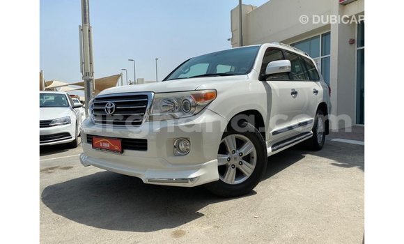 Sayi Imported Toyota Land Cruiser White Mota in Import - Dubai a Ashanti Sayi Imported Toyota Land Cruiser White Mota in Import - Dubai a Ashanti