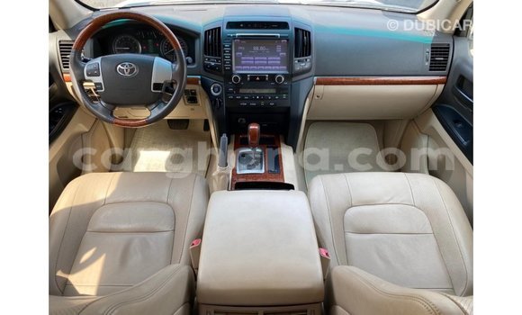 Sayi Imported Toyota Land Cruiser White Mota in Import - Dubai a Ashanti Sayi Imported Toyota Land Cruiser White Mota in Import - Dubai a Ashanti