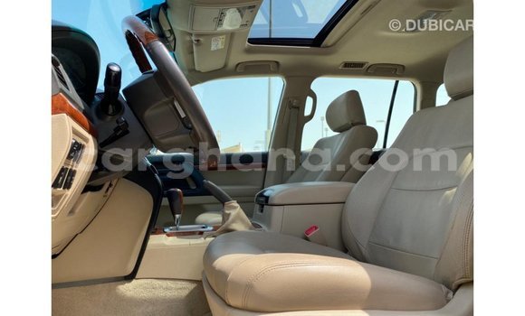 Sayi Imported Toyota Land Cruiser White Mota in Import - Dubai a Ashanti Sayi Imported Toyota Land Cruiser White Mota in Import - Dubai a Ashanti