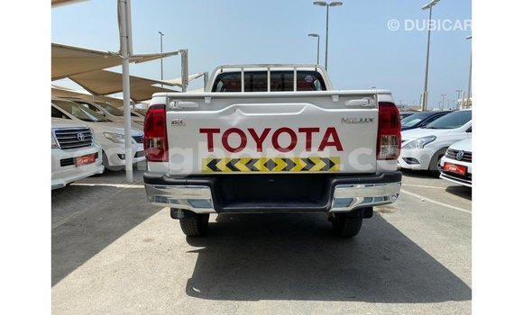 Ra Imported Toyota Hilux funfun Ọkọ̀ in Import - Dubai ni Ashanti Ra Imported Toyota Hilux funfun Ọkọ̀ in Import - Dubai ni Ashanti