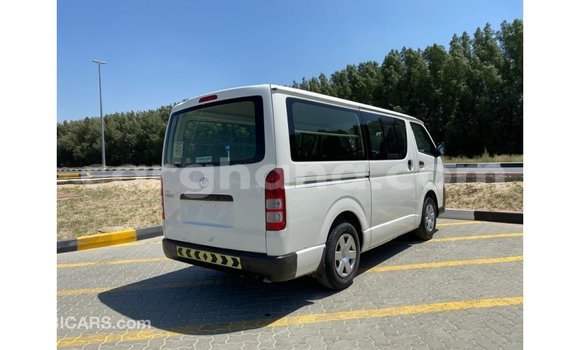 Sayi Imported Toyota Hiace White Mota in Import - Dubai a Ashanti Sayi Imported Toyota Hiace White Mota in Import - Dubai a Ashanti