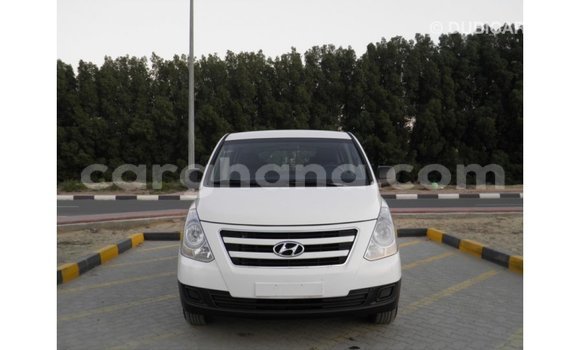 Sayi Imported Hyundai Accent White Mota in Import - Dubai a Ashanti Sayi Imported Hyundai Accent White Mota in Import - Dubai a Ashanti