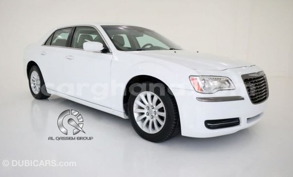 Sayi Imported Chrysler 300 White Mota in Import - Dubai a Ashanti Sayi Imported Chrysler 300 White Mota in Import - Dubai a Ashanti