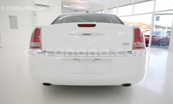 Sayi Imported Chrysler 300 White Mota in Import - Dubai a Ashanti Sayi Imported Chrysler 300 White Mota in Import - Dubai a Ashanti