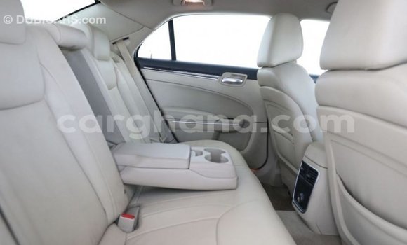 Sayi Imported Chrysler 300 White Mota in Import - Dubai a Ashanti Sayi Imported Chrysler 300 White Mota in Import - Dubai a Ashanti