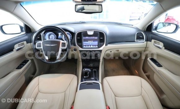 Sayi Imported Chrysler 300 White Mota in Import - Dubai a Ashanti Sayi Imported Chrysler 300 White Mota in Import - Dubai a Ashanti