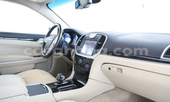 Sayi Imported Chrysler 300 White Mota in Import - Dubai a Ashanti Sayi Imported Chrysler 300 White Mota in Import - Dubai a Ashanti