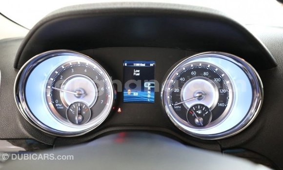Sayi Imported Chrysler 300 White Mota in Import - Dubai a Ashanti Sayi Imported Chrysler 300 White Mota in Import - Dubai a Ashanti
