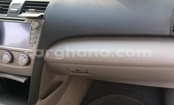 Sayi Na hannu Toyota Camry Azurfa Mota in Accra a Greater Accra Sayi Na hannu Toyota Camry Azurfa Mota in Accra a Greater Accra