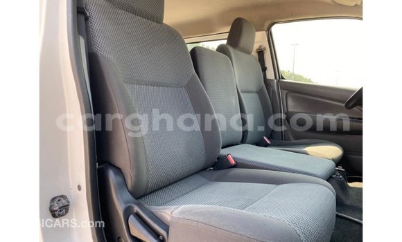 Buy Import Nissan Urvan White Car in Import - Dubai in Ashanti Buy Import Nissan Urvan White Car in Import - Dubai in Ashanti