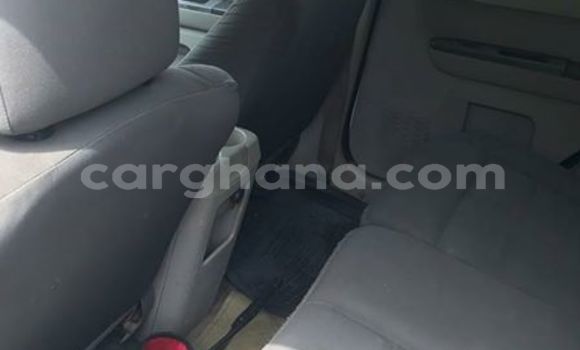 Ra Àlòkù Ford Escape funfun Ọkọ̀ in Accra ni Greater Accra Ra Àlòkù Ford Escape funfun Ọkọ̀ in Accra ni Greater Accra