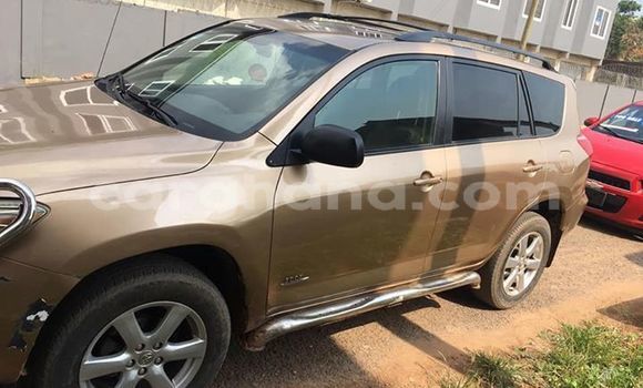 Ra Àlòkù Toyota RAV4 Brown Ọkọ̀ in Accra ni Greater Accra Ra Àlòkù Toyota RAV4 Brown Ọkọ̀ in Accra ni Greater Accra