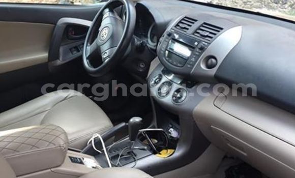 Ra Àlòkù Toyota RAV4 Brown Ọkọ̀ in Accra ni Greater Accra Ra Àlòkù Toyota RAV4 Brown Ọkọ̀ in Accra ni Greater Accra