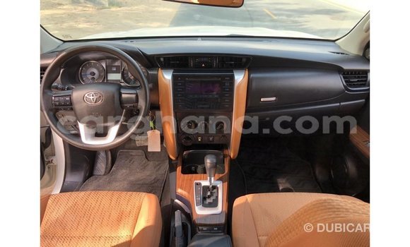 Sayi Imported Toyota Fortuner White Mota in Import - Dubai a Ashanti Sayi Imported Toyota Fortuner White Mota in Import - Dubai a Ashanti